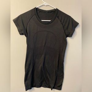 Lululemon Swiftly Tech Short Sleeve black Sz 6